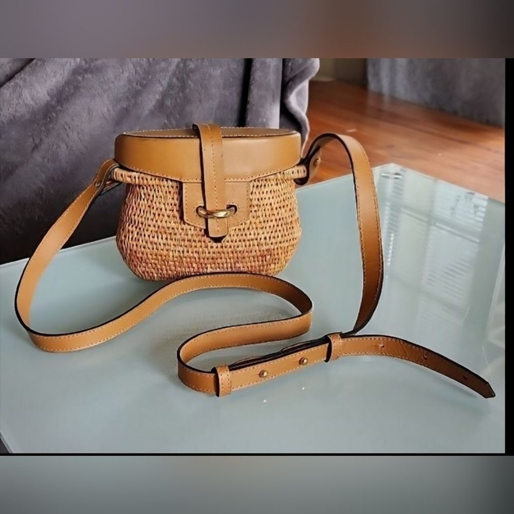Khokho Jabu Hand Woven Quiet Luxury Minimalist Shoulder Bag